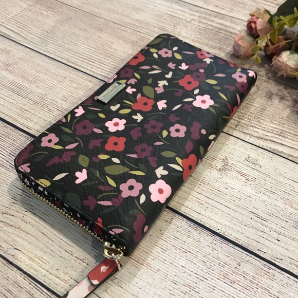 kate spade Handbags - Kate Spade Neda Laurel Way Floral Wallet